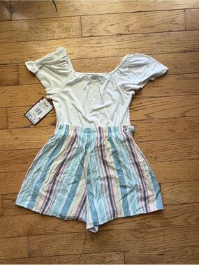NWT Girl’s ribbed front White top Romper with Pastel Striped Shorts - size Large